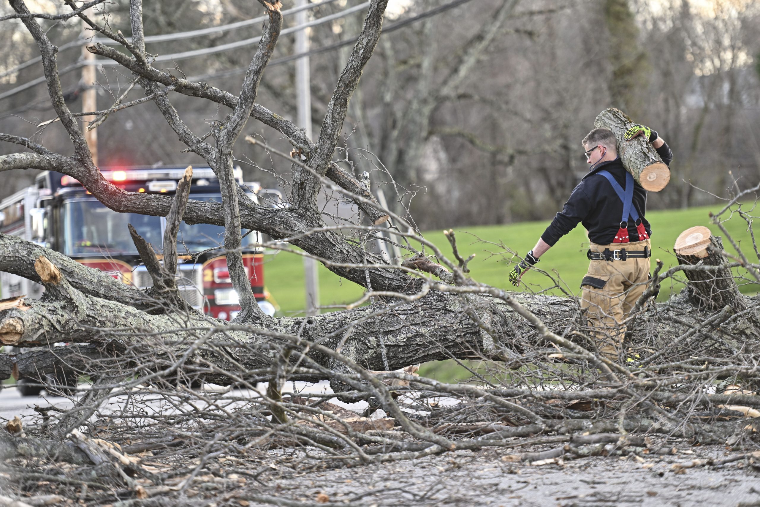 Weekend wind causes power outages, property damage